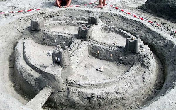 Nhộn nhịp lễ hội b&ecirc;n bờ biển nước Anh